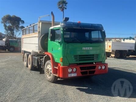 2010 International Acco 2350G Tipper