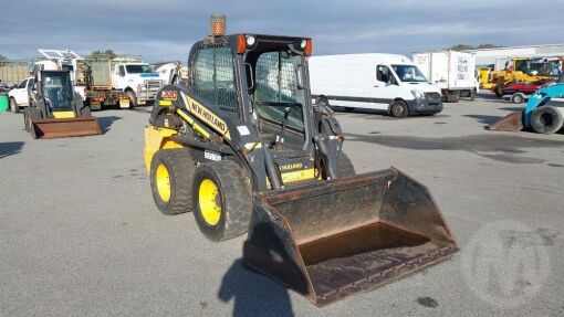 New Holland L220 Loader (Skid steer)