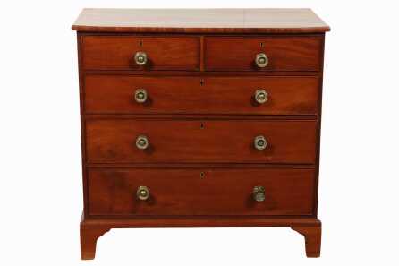 CHEST OF DRAWERS