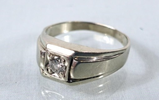 10Kt Diamond Ring - Sz 10