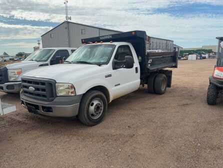 2005 Ford F350 Super Duty Single Axle Dump Truck