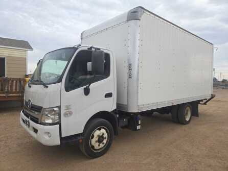 2019 Hino 195 Cab-Over-Engine/Single Box Truck
